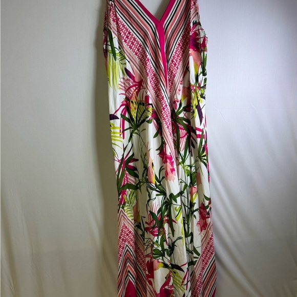 Vibrant Floral Hawaiian style Maxi Dress - Picture 3 of 8